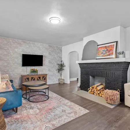 Brand New, Private Parking, Stylish 3Bedroom House